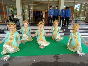 Juara 3 Duta Pariwisata Tahun 2021 menyambut Kunjungan Kerja Komisi VIII DPR RI