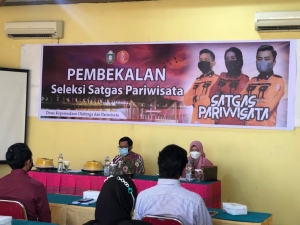 Disporapar Bekali Satgas Pariwisata Parepare Tahun 2021