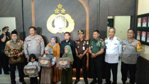 Tari Paduppa Sambut Kedatangan Kapolda SulSel