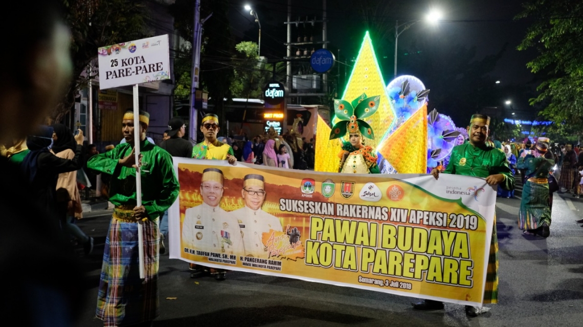 Atraksi Gandrang Bulo meriahkan Pawai Budaya Apeksi 2019 di Semarang