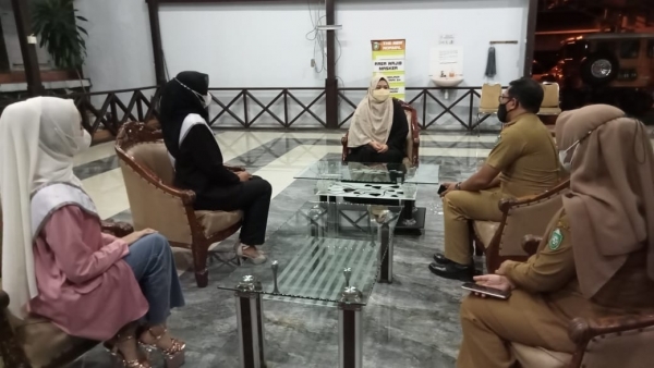 Ketua TP PKK Parepare Beri Reward Dua Dupar Parepare Yang Masuk 10 Finalis Putri Indonesia Sulsel